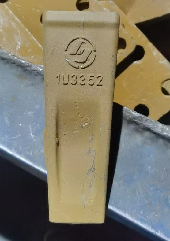 เหล็กสแตนเลส Excavator ถังฟัน Forging Casting IU3352 ฟันหินสําหรับแมว E320