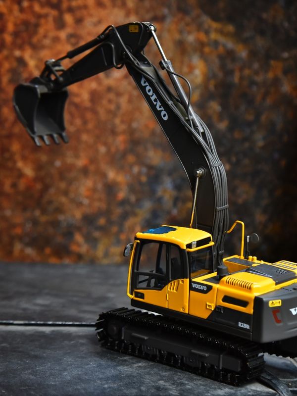 VOLVO Volvo EC220DL รุ่นเครื่องขุดเหล็กสแตนเลส