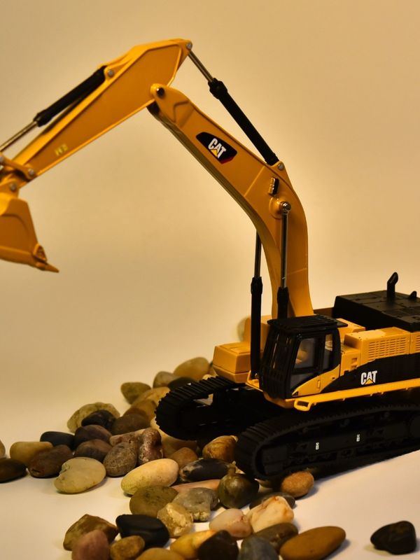 DM คาร์เตอร์ CAT385C โมเดลเครื่องขุดเหล็กสแตนเลส เครื่องจักรกลเครื่องจักรกลรถยนต์จําลอง เครื่องประดับโลหะ