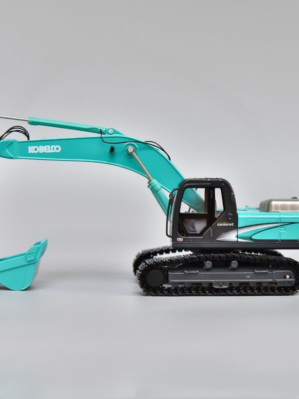 KOBELCO SK330 เครื่องขุดเหล็กสแตนเลย์ รุ่น 1/50 ขนาดโลหะ ของเล่นประดับสะสม