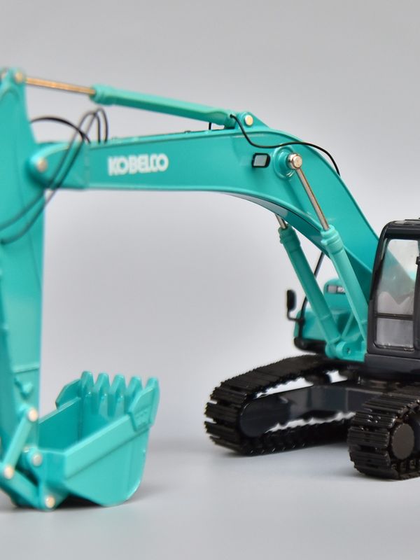 KOBELCO SK330 เครื่องขุดเหล็กสแตนเลย์ รุ่น 1/50 ขนาดโลหะ ของเล่นประดับสะสม