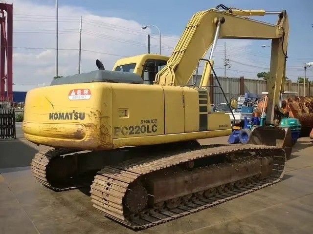 เครื่องขุด Komatsu PC200-6 มือสอง พร้อมเครื่อง Cummins ที่ปรับปรุงใหม่ สําหรับการก่อสร้างเหมืองแร่