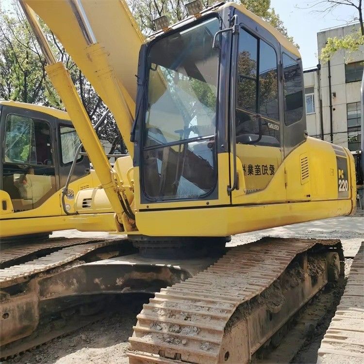 เครื่องขุด Komatsu PC200-6 มือสอง พร้อมเครื่อง Cummins ที่ปรับปรุงใหม่ สําหรับการก่อสร้างเหมืองแร่