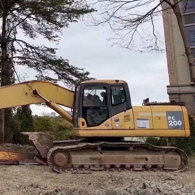 อุปกรณ์ขุดที่ใช้ Komatsu PC200-7 ที่มีพลังงานมาก พร้อมแขนยาว 18 เมตร สําหรับงานก่อสร้างหนัก