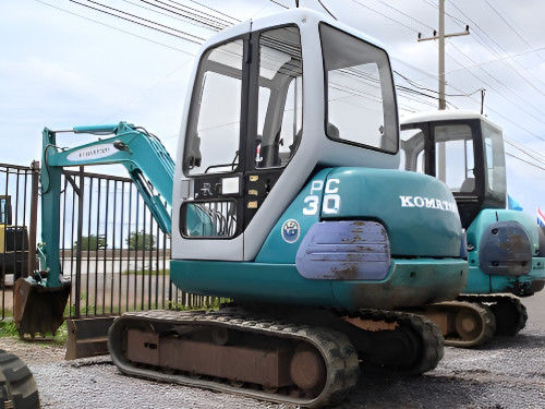 เครื่องขุด Komatsu PC30-7 มินิ ที่รักษาได้ดี รับรองมาตรฐาน ISO สําหรับการก่อสร้างและการปลูกผืนดิน