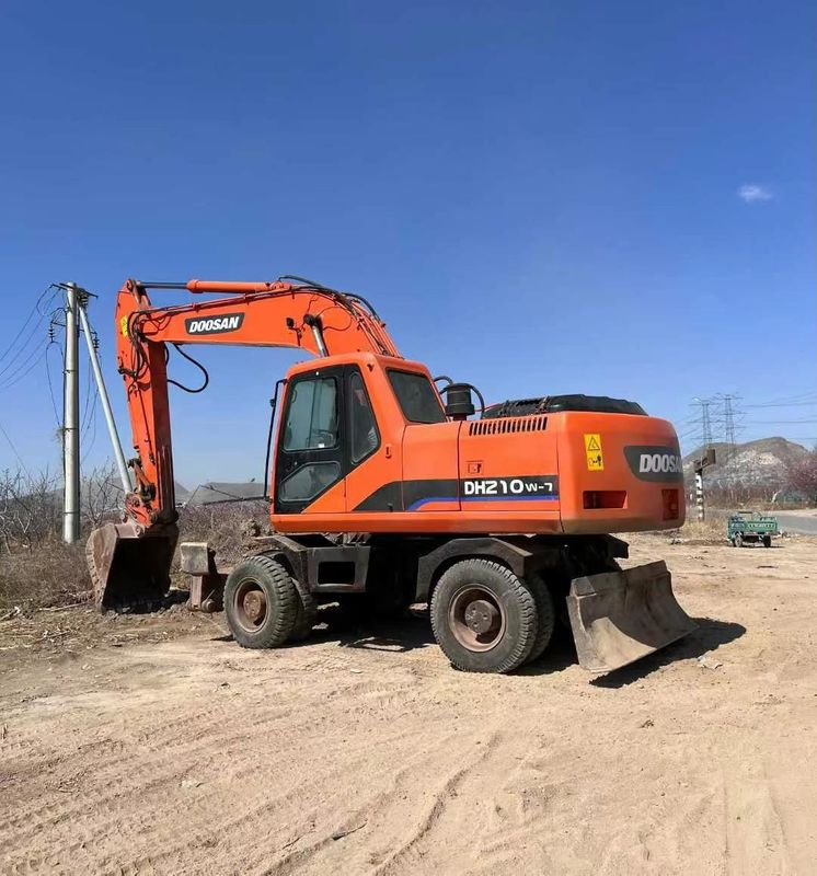 ใช้ Doosan DH210 เครื่องขุดล้อ ไฮดรอลิกขับเคลื่อน คุณภาพสูง เครื่องก่อสร้างมือสอง