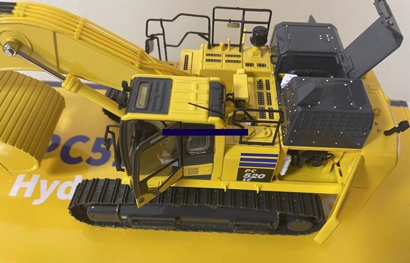 1/43 Scale Komatsu PC520LC-11M0 โมเดลเครื่องขุดแบบสแตนเลย์ - มีใบอนุญาตสะสม