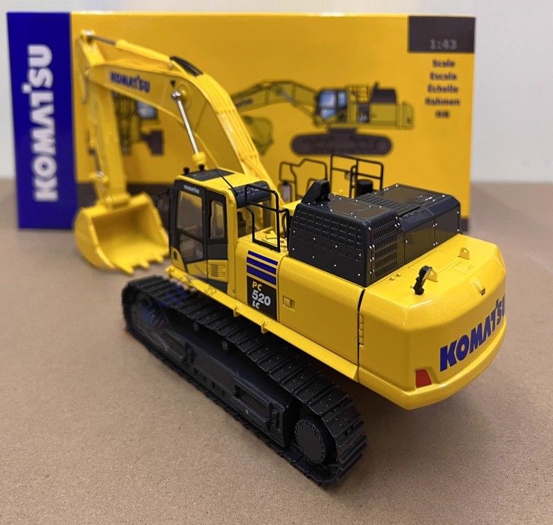 1/43 Scale Komatsu PC520LC-11M0 โมเดลเครื่องขุดแบบสแตนเลย์ - มีใบอนุญาตสะสม
