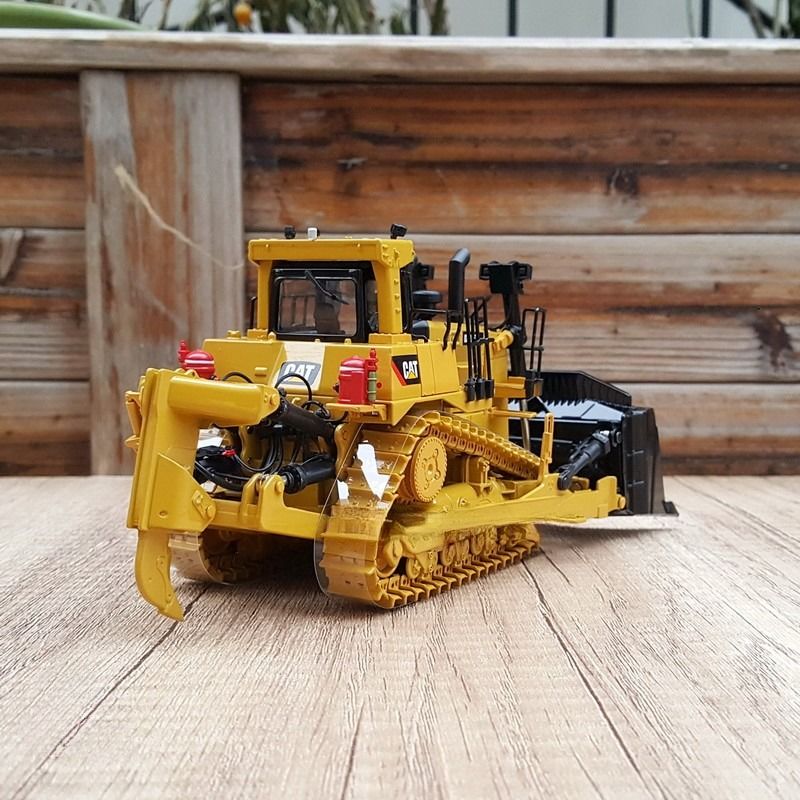 รถปราบดินแบบตีนตะขาบ DM 1/50 D10T2 Diecast Model ยานพาหนะก่อสร้าง 85532C ของสะสม