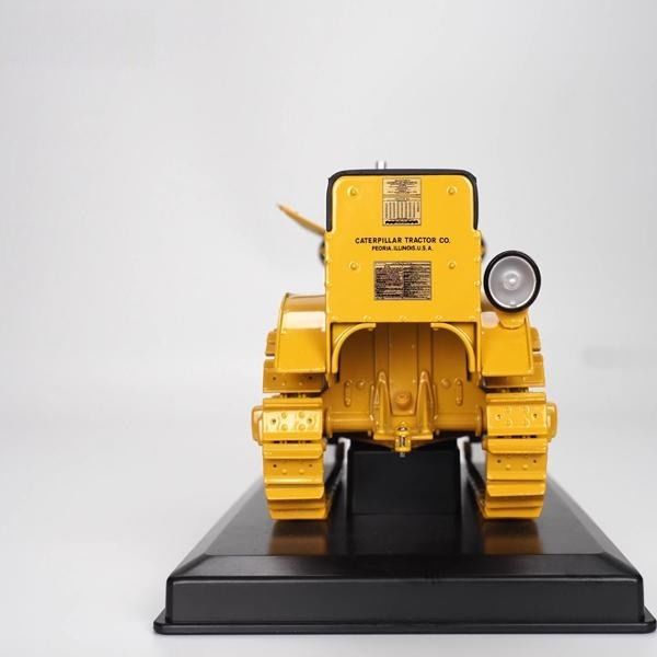 Diecast Masters โมเดลรถแทรกเตอร์ขนาด 1:16 รุ่น 25 DM Alloy รถฟาร์มขนาดเล็ก 85679
