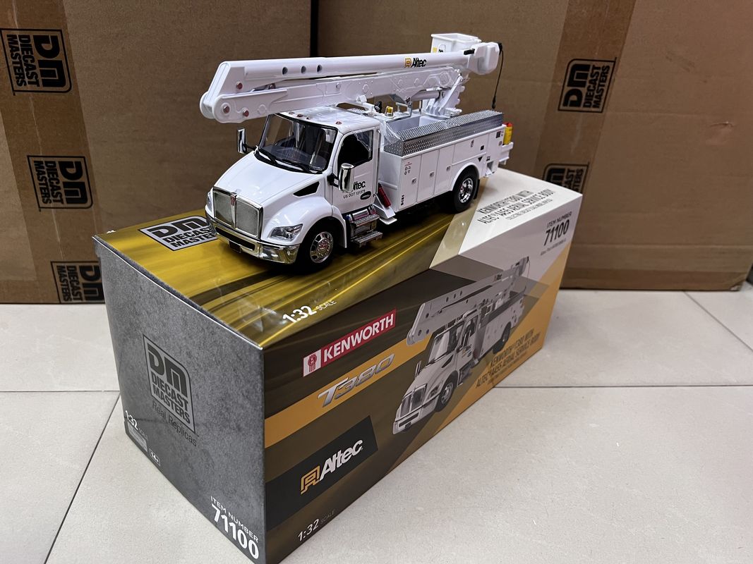DM 1/32 Kenworth T380 แพลตฟอร์มการทํางานบนอากาศ รถบรรทุก สารสกัดเหล็ก รถก่อสร้าง รุ่น 71100