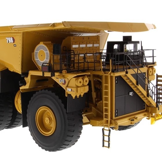 Diecast Masters 1:50 CAT 798AC รถบรรทุกขนย้ายเหมืองขนาดใหญ่พิเศษ Die-cast Model 85671
