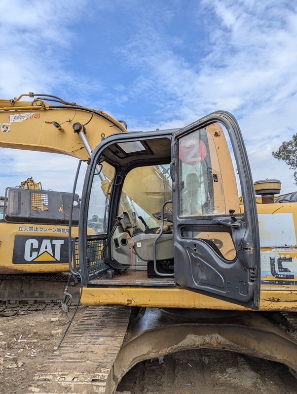 Liugong 922E เครื่องขุดไฮดรอลิกครอลเลอร์ 22 ตัน ที่ใช้แล้ว มีแรงปัดสูง และดูแลดีสําหรับงานก่อสร้างหนัก