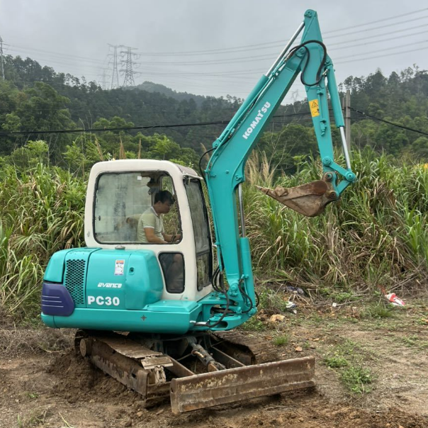เครื่องขุดคอมแพคค Komatsu PC30-7 พร้อมห้องนั่งใช้ เครื่องขุดขนาดเล็ก 3 ตัน - เครื่องจักร Komatsu ขุดละเอียด อุปกรณ์ขนาดเล็กที่ใช้เชื้อเพลิงต่ํา สําหรับขาย