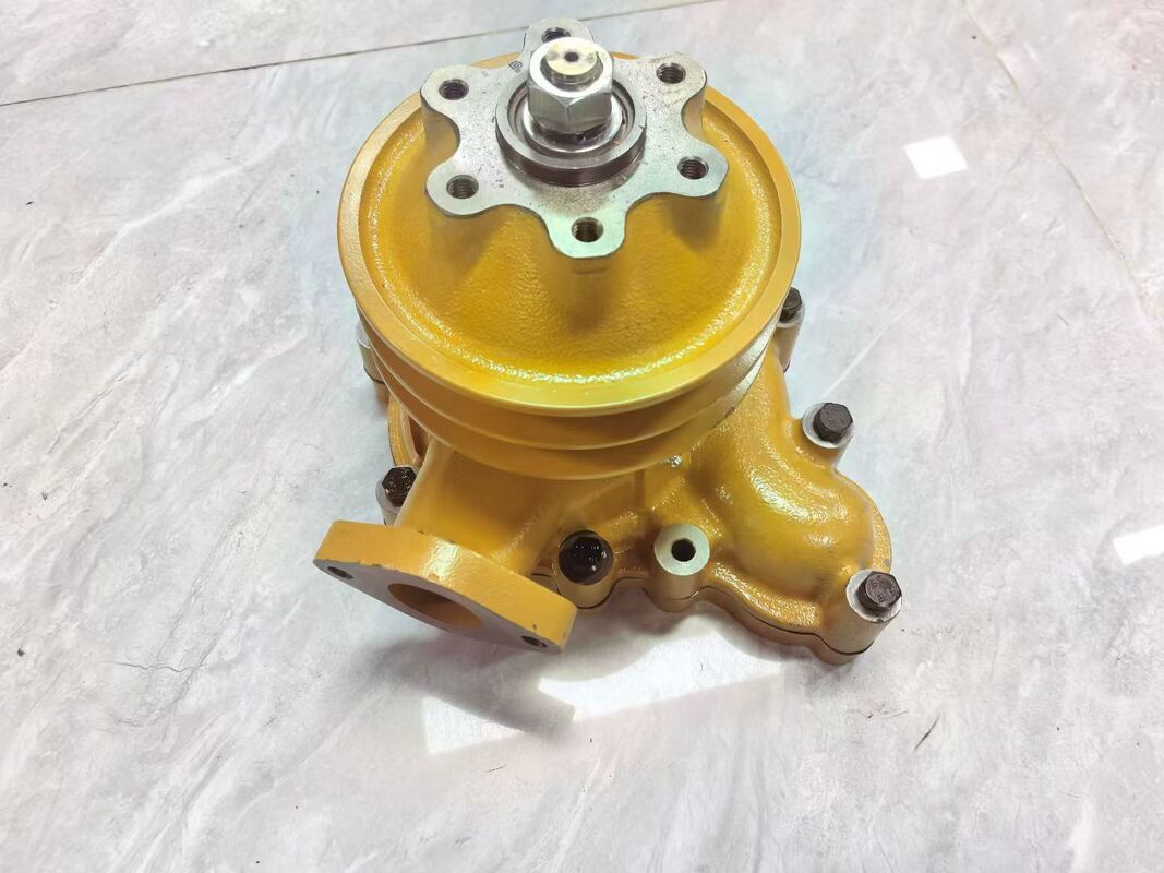 เครื่องยนต์ Komatsu 4D130 นานทน 6114-61-1100 ปั๊มน้ํา สําหรับ Komatsu เครื่องจักรกลก่อสร้าง